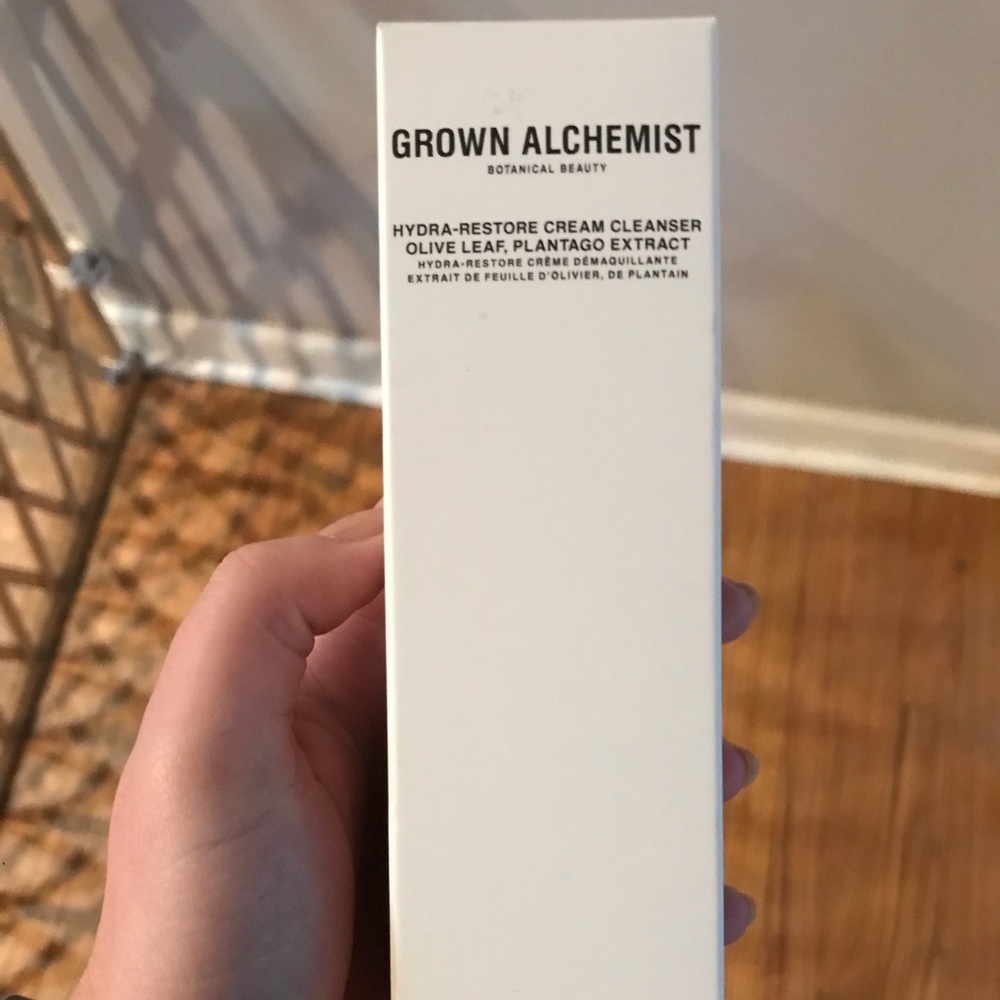 FabFitFun Facial cleanser